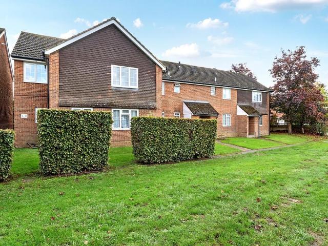 Elmbridge Road, Cranleigh, Surrey, GU6 1 bed flat to rent £1,100 pcm £254 pw