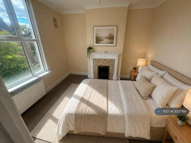 Elmcourt Road, London, SE27 1 bed flat to rent £1,600 pcm £369 pw