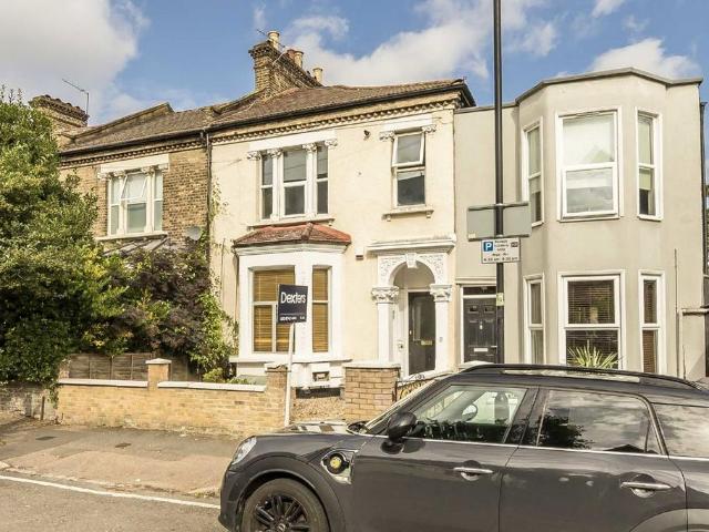 Elmcourt Road, London SE27 3 bed flat to rent £2,900 pcm £669 pw