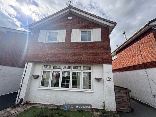 Elmdale Drive, Kidderminster DY10, 3 bed detached house to rent, £1,100 pcm | PrimeLocation