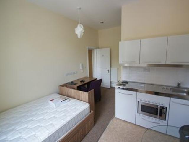 Elmdale Road Studio 10, First Floor Apartment Front, Clifton, Bristol BS8, Studio to rent, £1,050 pcm | PrimeLocation