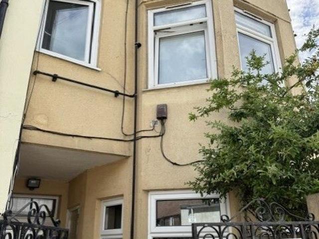 Elmdene Court, London, London, London SE18, 3 bed flat to rent, £1,850 pcm | PrimeLocation