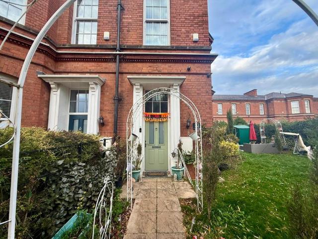 Elmdon Drive 1 bed lodge to rent £650 pcm £150 pw