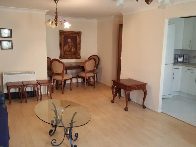 Elmfield Way, Maida Vale, London W9, 3 bed flat to rent, £2,650 pcm | PrimeLocation