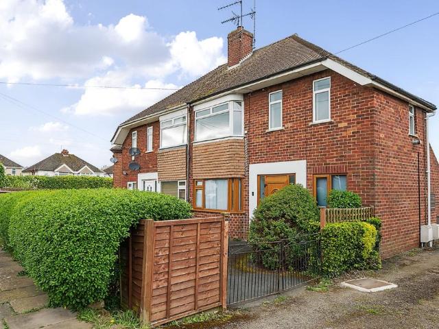 Elmfield Avenue, Cheltenham, GL51 2 bed maisonette to rent £995 pcm £230 pw