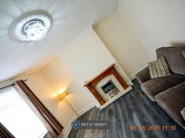 Elmfield Grove, Leeds LS12, 3 bed end terrace house to rent, £1,195 pcm | PrimeLocation