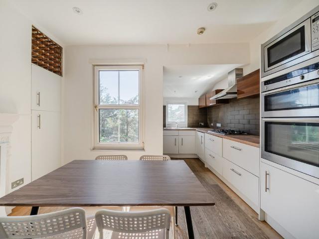 Elmfield Mansions, Balham, London SW17, 3 bed flat to rent, £3,500 pcm | PrimeLocation