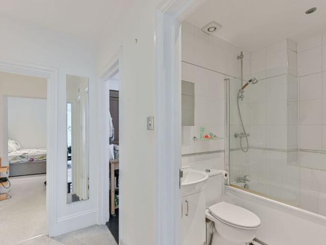 Elmfield Road, Balham, London SW17, 1 bed flat to rent, £2,701 pcm | PrimeLocation