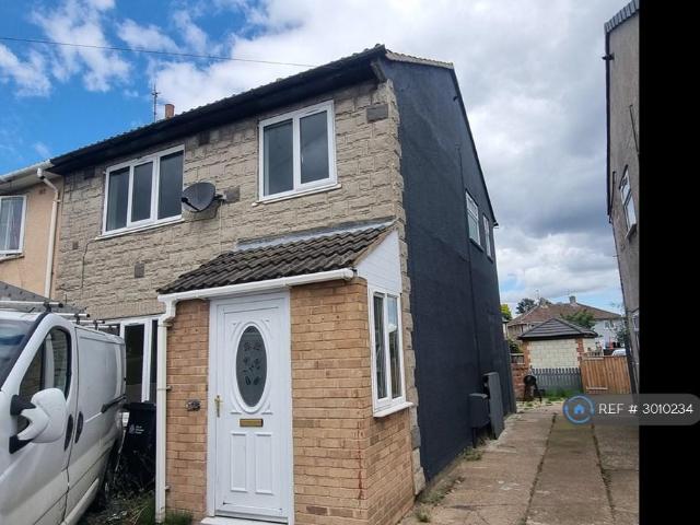 Elmfield Road, Doncaster, DN11 3 bed semi detached house to rent £950 pcm £219 pw