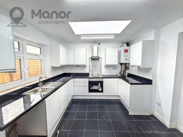 Elmhurst Road, Forest Gate, E7 9PQ 5 bed terraced house to rent £3,500 pcm £808 pw