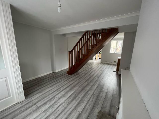 Elmina Road, Swindon SN1, 2 bed property to rent, £1,100 pcm | PrimeLocation