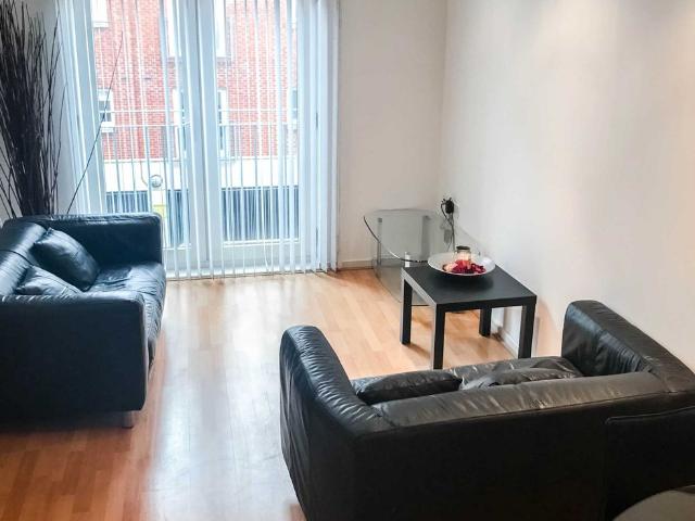 Elmira Way, Salford Quays M5, 2 bed flat to rent, £1,200 pcm | PrimeLocation