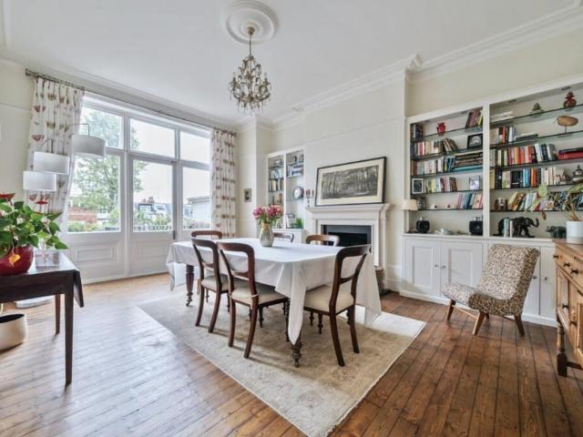 Elms Avenue, London, N10 5 bed terraced house to rent £12,500 pcm £2,885 pw