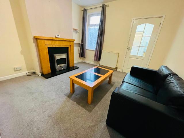 Elmsdale Avenue, Coventry CV6, 3 bed terraced house to rent, £1,025 pcm | PrimeLocation
