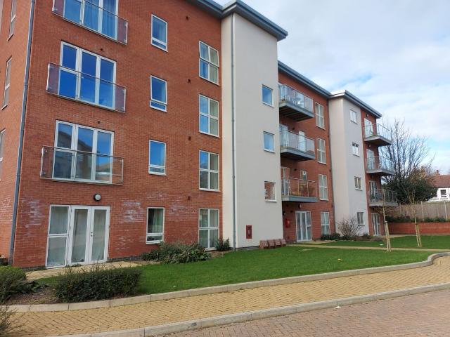 Elmshall Place, St. Albans AL1, 2 bed flat to rent, £1,288 pcm | PrimeLocation
