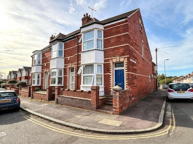 Elmside, Exeter EX4 4 bed end of terrace house to rent £3,344 pcm £772 pw