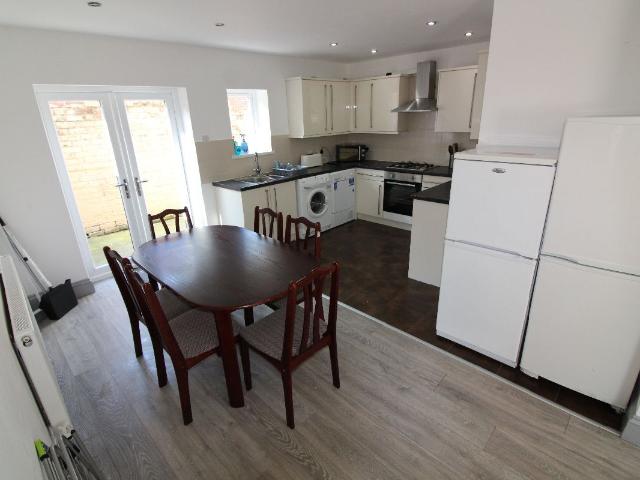 Elmsley Street, Preston, Lancashire PR1, 6 bed terraced house to rent, £477 pppm | PrimeLocation