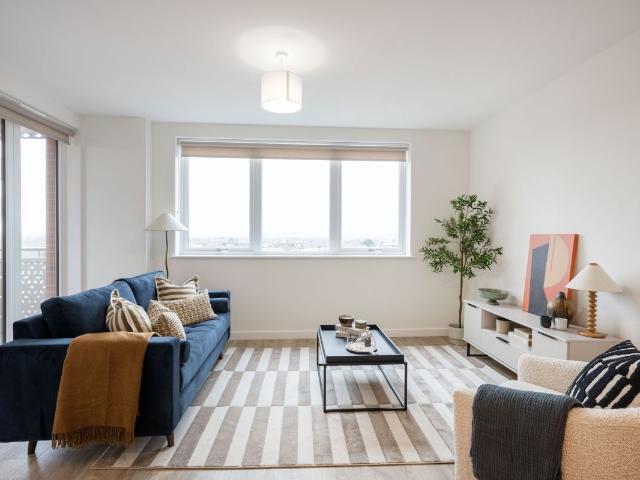 Riverview, Staines TW18, 2 bed flat to rent, £2,160 pcm | PrimeLocation