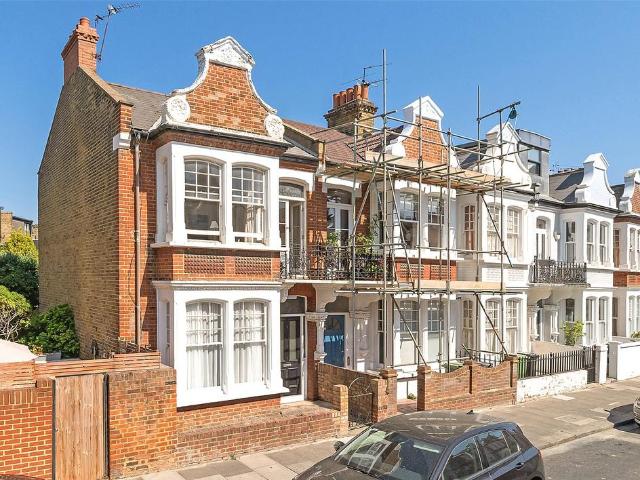 Elmstone Road, London, SW6 2 bed end of terrace house to rent £3,250 pcm £750 pw