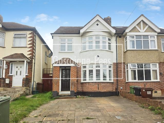 Elmstead Gardens, Worcester Park KT4, 4 bed property to rent, £3,500 pcm | PrimeLocation