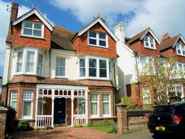 Elmstead Road, Bexhill On Sea TN40, 2 bed flat to rent, £1,200 pcm | PrimeLocation