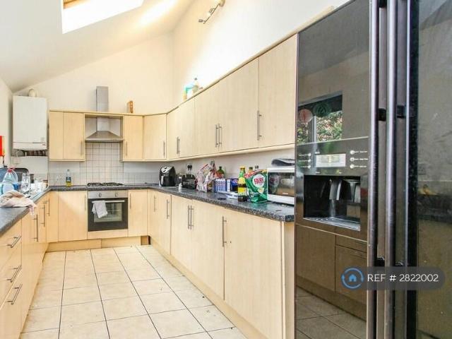 Elmsthorpe Avenue, Nottingham, NG7 1 bed in a house share to rent £429 pcm £99 pw