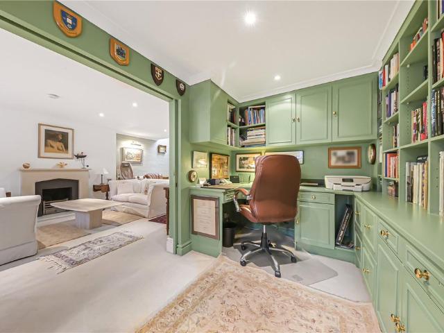 Elnathan Mews, London, W9 3 bed mews to rent £5,300 pcm £1,223 pw