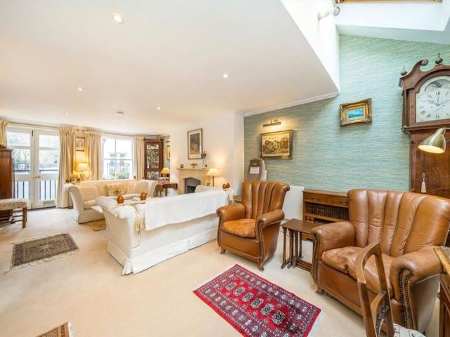 Elnathan Mews, W9, London