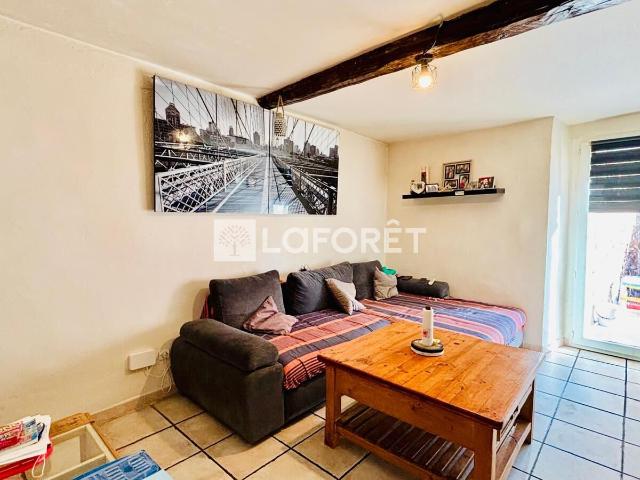 Rare. Elne Maison De Village Avec Garage Et Exterieur 64m² Elne