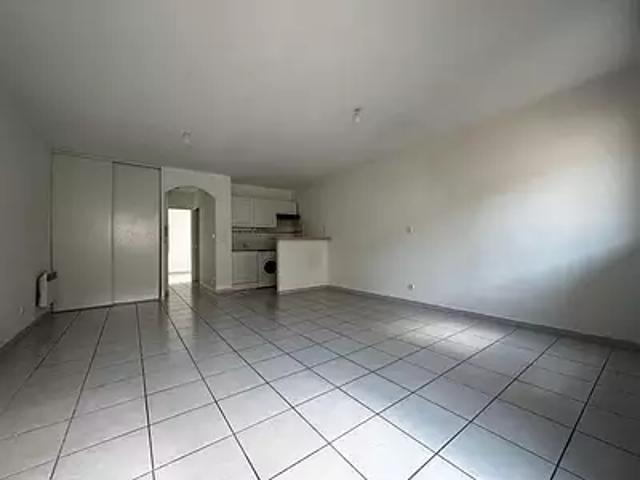 Elne 66200 Location appartement 2 pièces t2 balcon