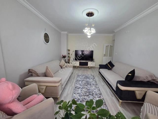 Elazığ Rızaiye Mah. İzzetpaşa Caddesinde Satılık Ara Kat 3+1 Daire