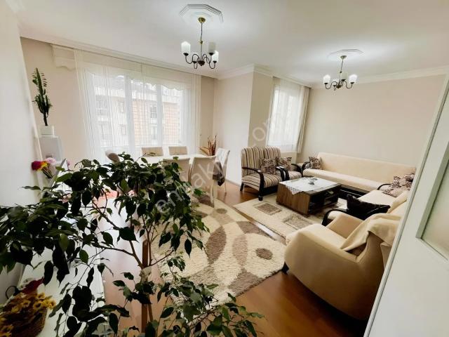 Elalmış Caddesin De Finans Merkezine Komşu 3+1 Kiralık Büyük M2