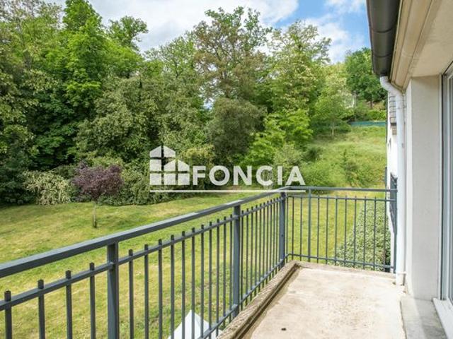 élancourt village, appartement t3 avec balcon et parking, sans vis à vis
