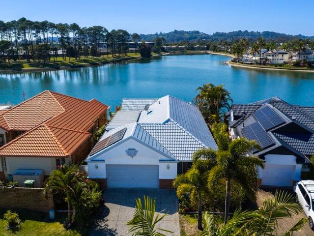 Elanora's Best Kept Waterfront Secret