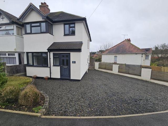 Elbury Park Road, Worcester WR4 3 bed semi detached house to rent £1,250 pcm £288 pw