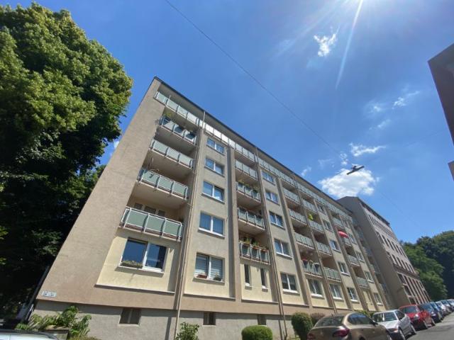 Elberfeld Südstadt. Modernisierte 2 Zimmerwohnung mit Balkon wartet auf neue Mieter!