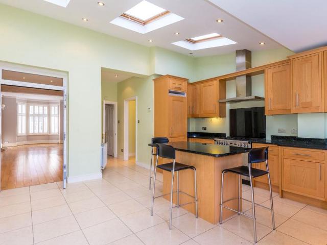Elborough Street, Southfields. 5 bed house to rent £4,950 pcm £1,142 pw