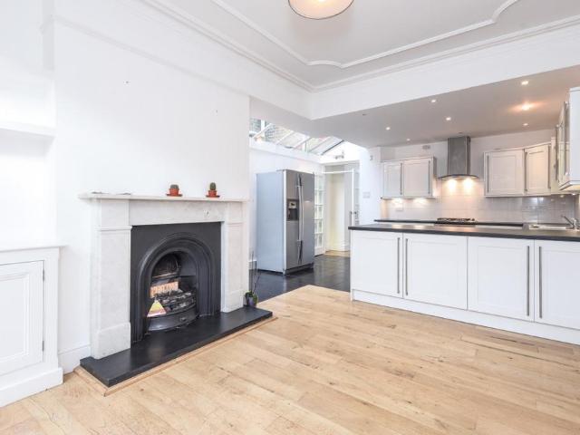Elborough Street, Southfields. 5 bed house to rent £4,250 pcm £981 pw