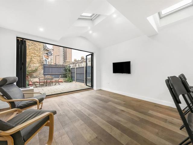 Elcot Avenue, Peckham, London, SE15