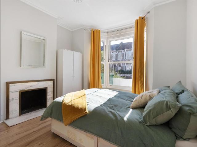 Elcot Avenue, Peckham, London, SE15