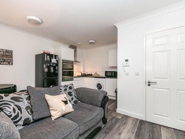 Eld Lane, Colchester CO1, 1 bed flat to rent, £975 pcm | PrimeLocation