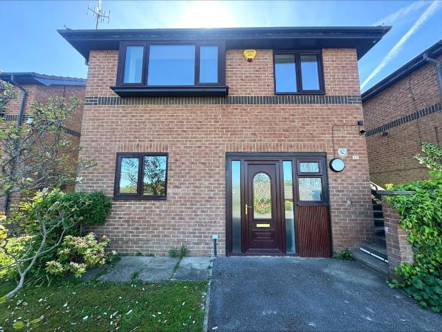 Elder Drive, Dewsbury WF12, 4 bed detached house to rent, £1,300 pcm | PrimeLocation