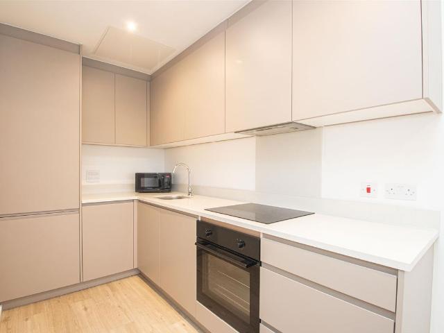 Elder Gate, Milton Keynes MK9, 1 bed flat to rent, £1,285 pcm | PrimeLocation