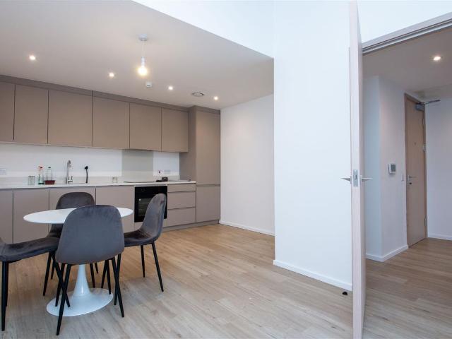 Elder Gate, Milton Keynes MK9, 2 bed flat to rent, £1,495 pcm | PrimeLocation