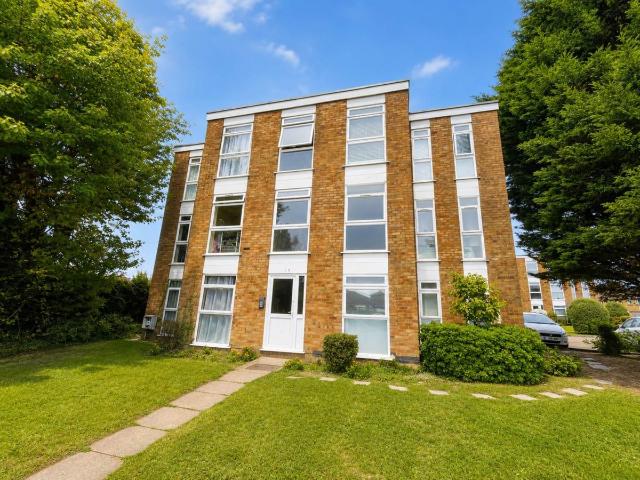 Elderberry Close, Luton LU2, 2 bed flat to rent, £1,150 pcm | PrimeLocation