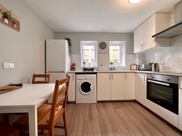 Elderslie Street, Finnieston, Glasgow G3, 3 bed flat to rent, £1,595 pcm | PrimeLocation