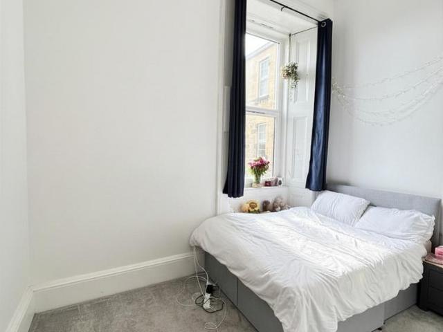 Elderslie Street, Glasgow G3 3 bed flat to rent £1,800 pcm £415 pw