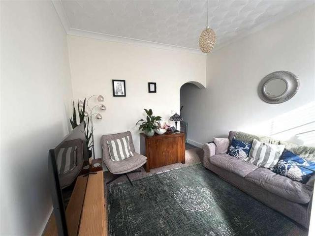 Eldon Terrace, Neston, CH64