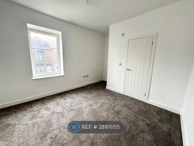 Eldon St North, Barnsley S71, 3 bed flat to rent, £800 pcm | PrimeLocation