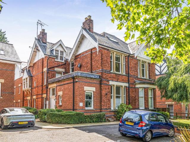 Eldorado Road, Cheltenham GL50 3 bed apartment to rent £2,495 pcm £576 pw